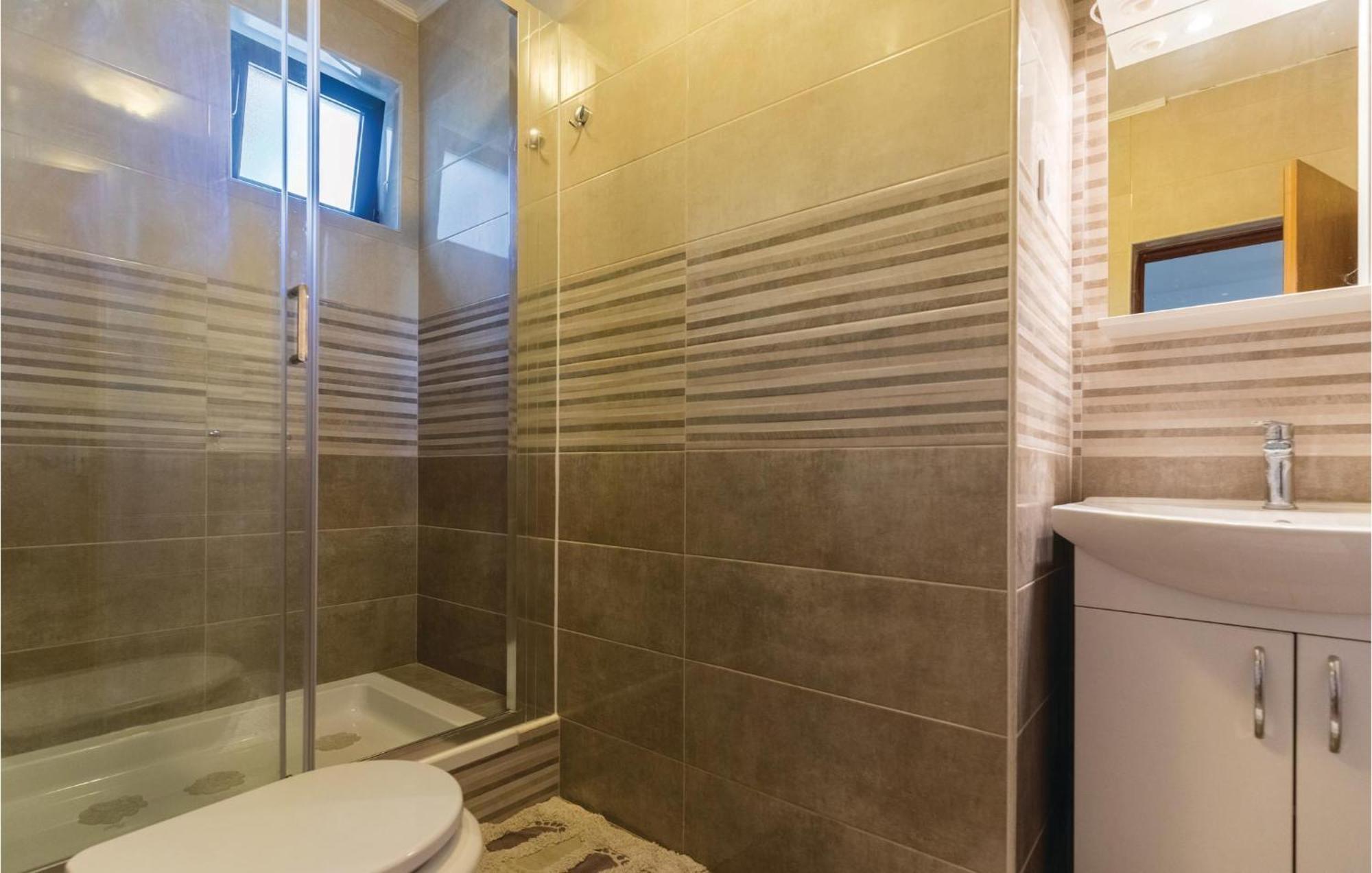 Awesome Apartment In Klek With Kitchen المظهر الخارجي الصورة
